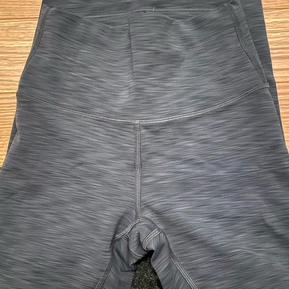 Lululemon high waisted full length yoga pants- size 4 - Picture 4 of 8